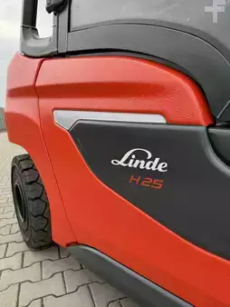 Empilhador a gás 2026  Linde H25T (16)