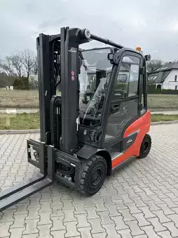 Empilhador a gás 2026  Linde H25T (4)