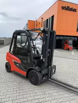 Empilhador a gás 2026  Linde H25T (5)