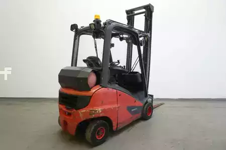 Empilhador a gás 2018  Linde H20CNG (2)