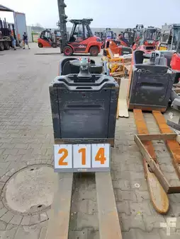 Porta-paletes elétrico 2017  Linde T 20 SP (1)