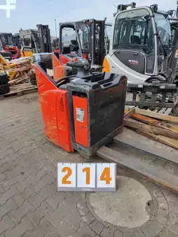 Porta-paletes elétrico 2017  Linde T 20 SP (5)