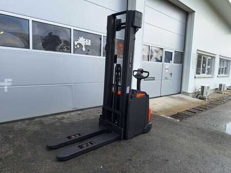 Pallet Stackers 2019  Toyota SWE160 (3)