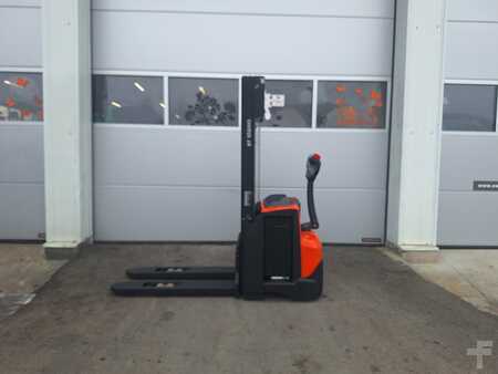 Stacker pedestre 2019  Toyota SWE120 (1)