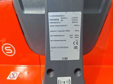 Toyota LWE200