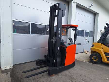 Reach Trucks 2019  Toyota RRE140HC (3)