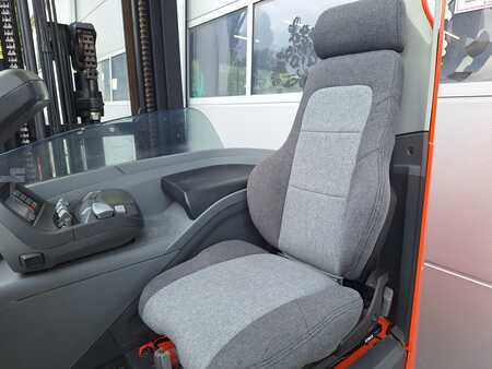 Reach Trucks 2019  Toyota RRE140HC (5)