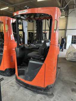 Reach Trucks 2014  Toyota RRE160 (1)