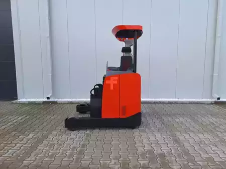 Reach Trucks 2017  Toyota RRE140 (1)