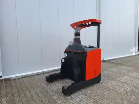 Reach Trucks 2017  Toyota RRE140 (2)