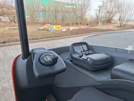 Reach Trucks 2017  Toyota RRE140 (6)