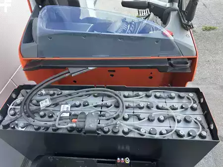 Reach Trucks 2019  Toyota RRE160H (9)