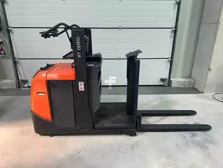 Horizontal Order Pickers 2020  Toyota OSE100 battery 2024 (1)
