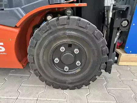 Electric - 4 wheels 2020  Toyota 8FBM16T (6)