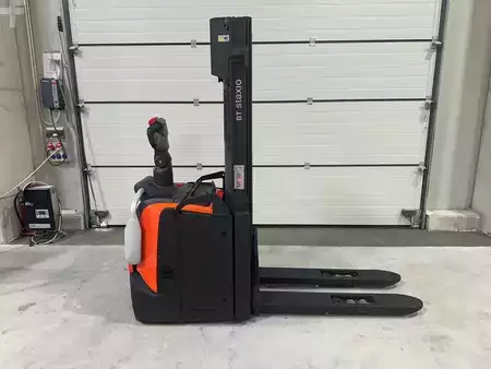 Pallet Stackers 2021  Toyota SPE120L (1)