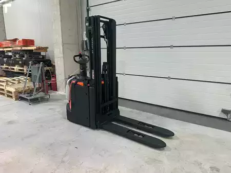 Pallet Stackers 2021  Toyota SPE120L (4)