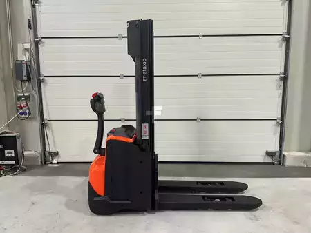 Pallet Stackers 2021  Toyota SWE140L (1)