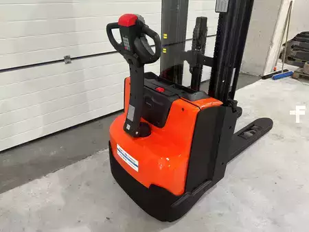 Pallet Stackers 2021  Toyota SWE140L (4)