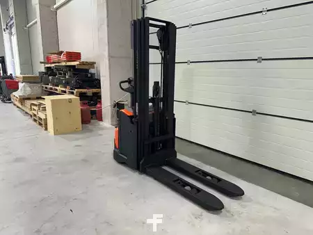 Pallet Stackers 2021  Toyota SWE140L (3)