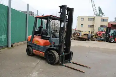 Dieselstapler 1997  Toyota 62-6FDF30 - 3 to - Nr.: 171 (4)