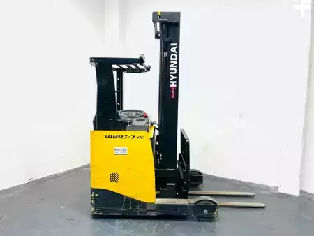 Chariots à mât rétractable 2011  Hyundai 14BRJ-7 - Batterie aus 2023 (5)