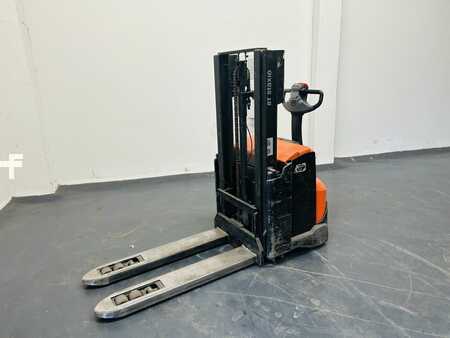 Stapelaars 2012 BT SWE200D (1)