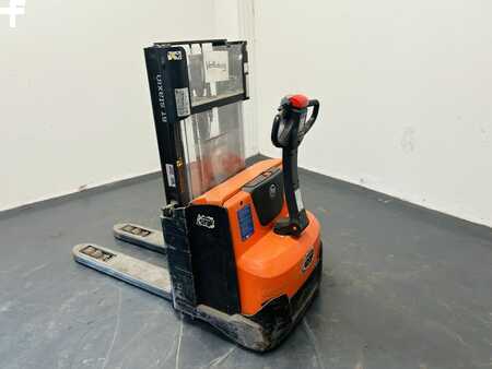 Stapelaars 2012 BT SWE200D (2)