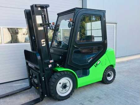 Elektrisk- 4 hjul 2022  UN Forklift FB30 (1)