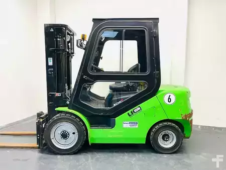 Elektro čtyřkolový VZV 2023 UN Forklift FB35 - Lithium (2)