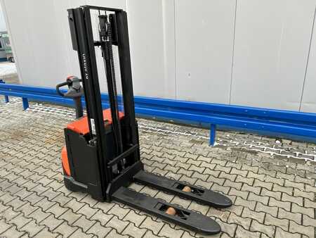 Pallet Stackers 2022  BT SWE120 (4)