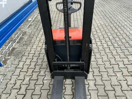 Pallet Stackers 2022  BT SWE120 (6)