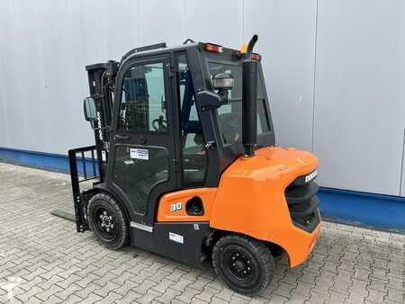 Diesel gaffeltruck 2023  Doosan D30NXP (2)