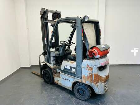 Gas truck 2005  Nissan PD01A18PQ (2)