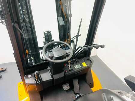 Sähkö - 4 pyör 2025  HC (Hangcha) CPD30-XE (6)