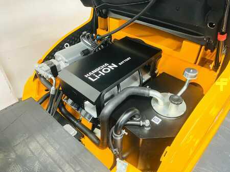 Sähkö - 4 pyör 2025  HC (Hangcha) CPD30-XE (9)