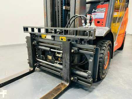 Dieselový VZV 2012  Linde H25D-01 (5)