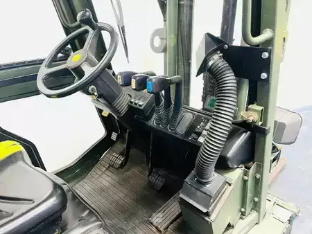 Diesel gaffeltruck 1995  Clark CPD25 (8)