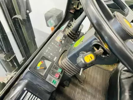 Diesel gaffeltruck 1995  Clark CPD25 (9)