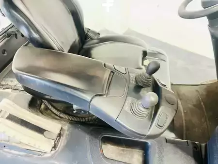 Eléctrico - 4 rodas 2019  Linde E30L (7)