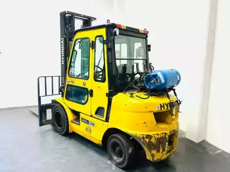 LPG VZV 2014 Hyundai 33L-7A (3)