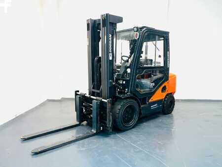 Diesel heftrucks 2018  Doosan D35C-7 (1)