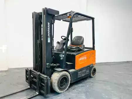 Elektro čtyřkolový VZV 2018 Doosan B25X-7 (1)