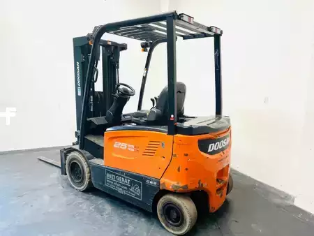 Elektro čtyřkolový VZV 2018 Doosan B25X-7 (3)