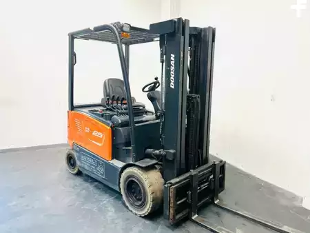 Elektro čtyřkolový VZV 2018 Doosan B25X-7 (4)