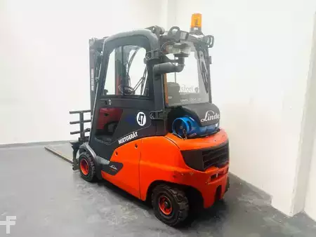 Empilhador a gás 2019 Linde H20T (3)