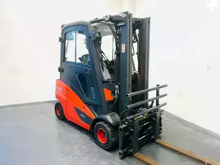 Empilhador a gás 2020 Linde H20T (4)