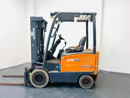 Elektro čtyřkolový VZV 2018  Doosan B25S-7 (2)