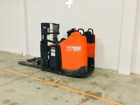 Stapelaars met staplatform 2016 BT SPE200D (2)