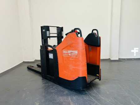 Stapelaars met staplatform 2016 BT SPE200D (3)