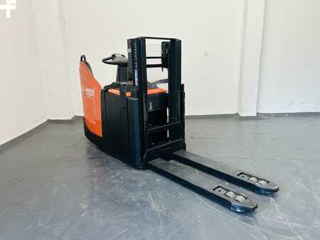 Stapelaars met staplatform 2016 BT SPE200D (4)